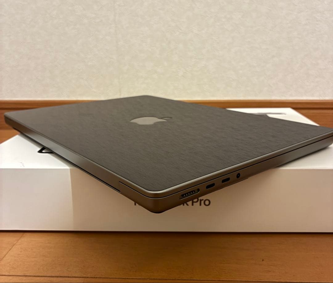 送料込 充電50回 makbook pro M1 1TB 32GB 14インチ