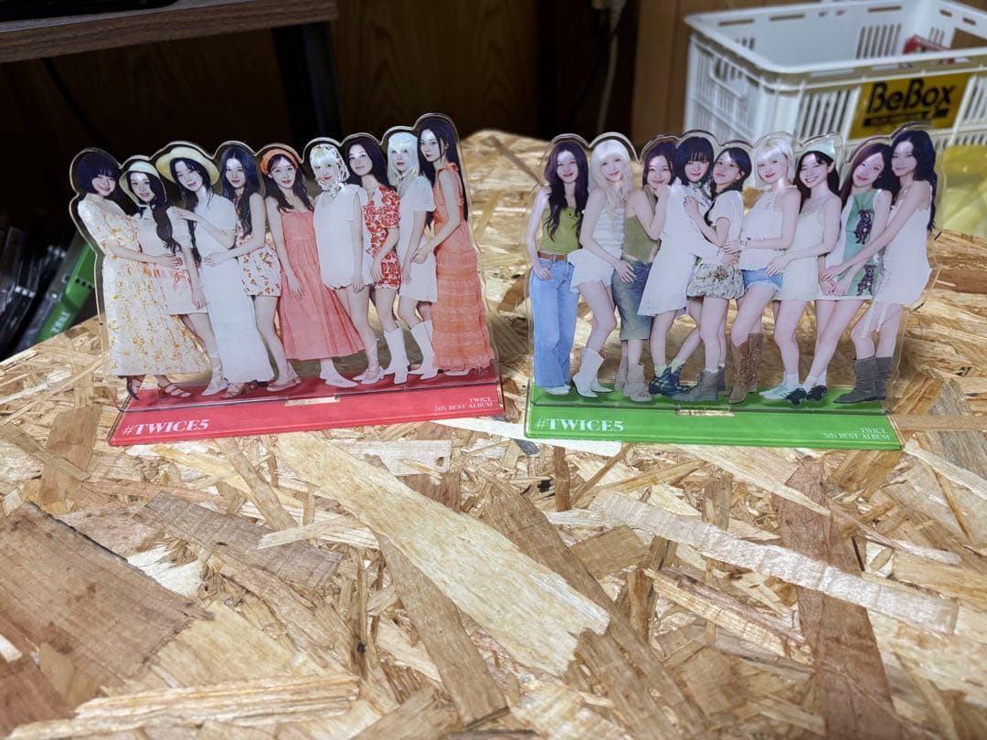 ア*キ様 TWICE DVDセット　おまけ付き　アクスタ　トレカetc