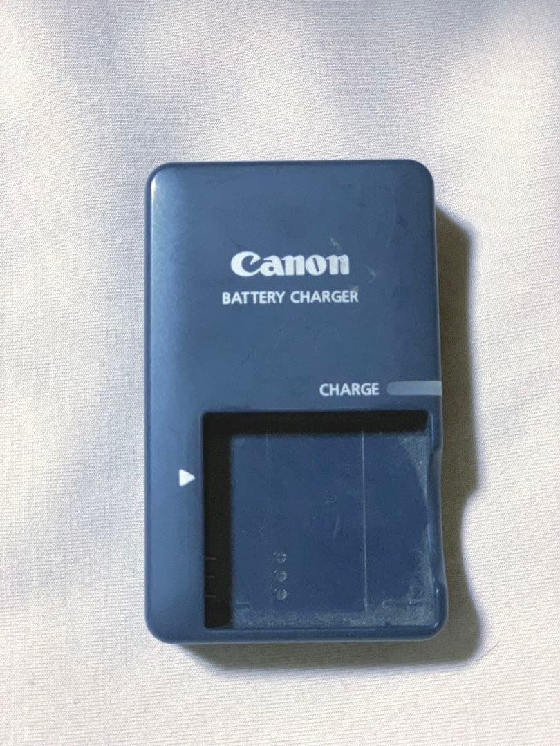 canon IXYデジタルカメラ