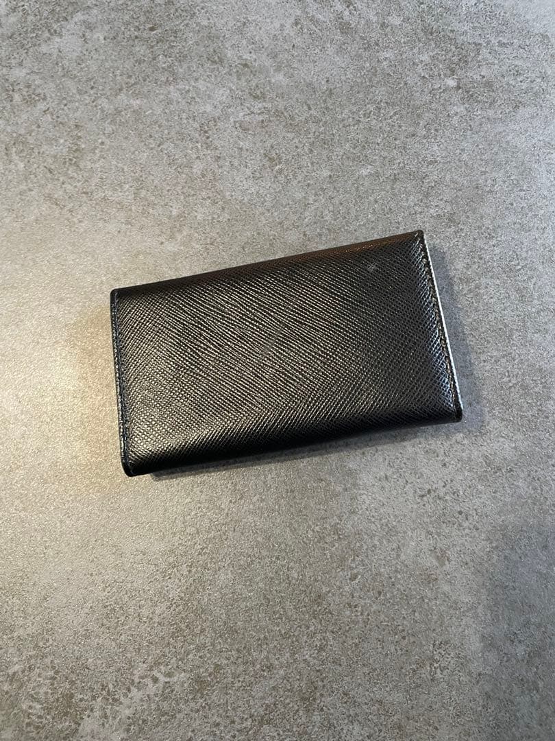 miiiiiiik 　PRADA ブラック サフィアーノレザー キーケース