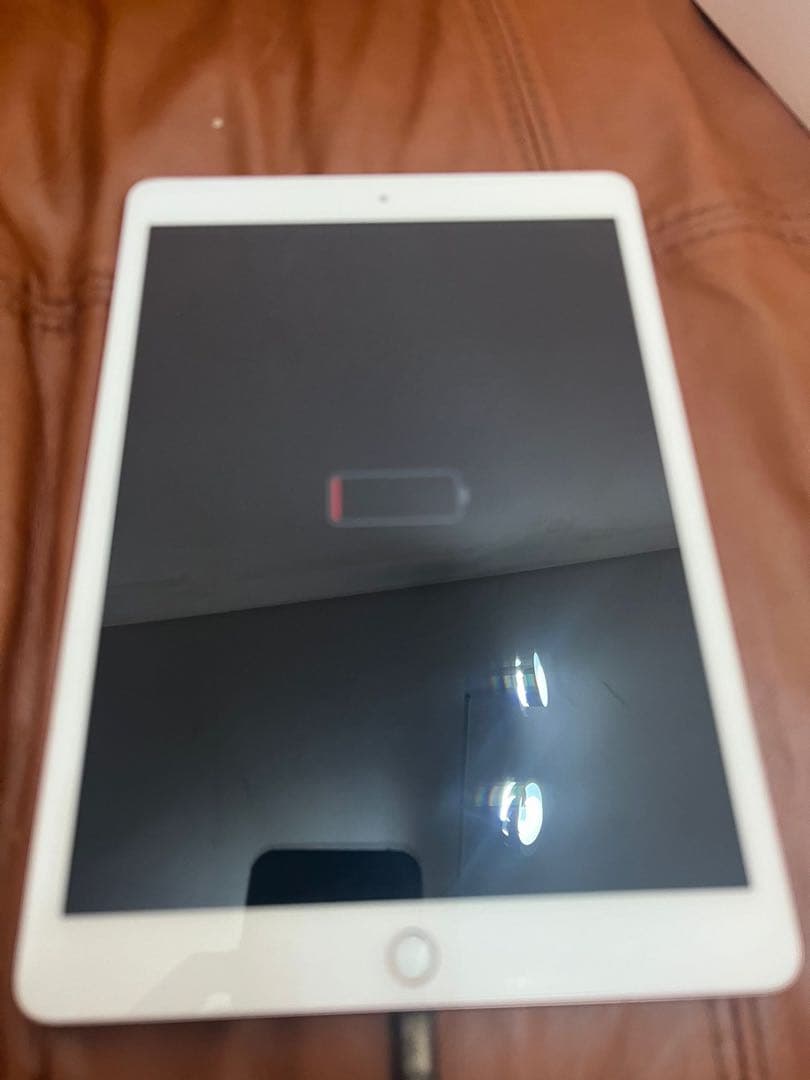 Apple iPad 7 ゴールドソフトバンクシムロック不明