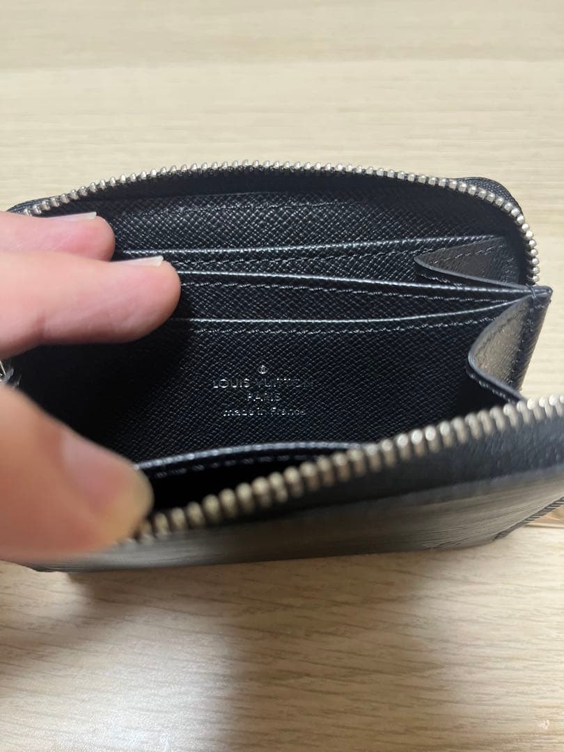 ルイヴィトン　ジッピーパース　エピ