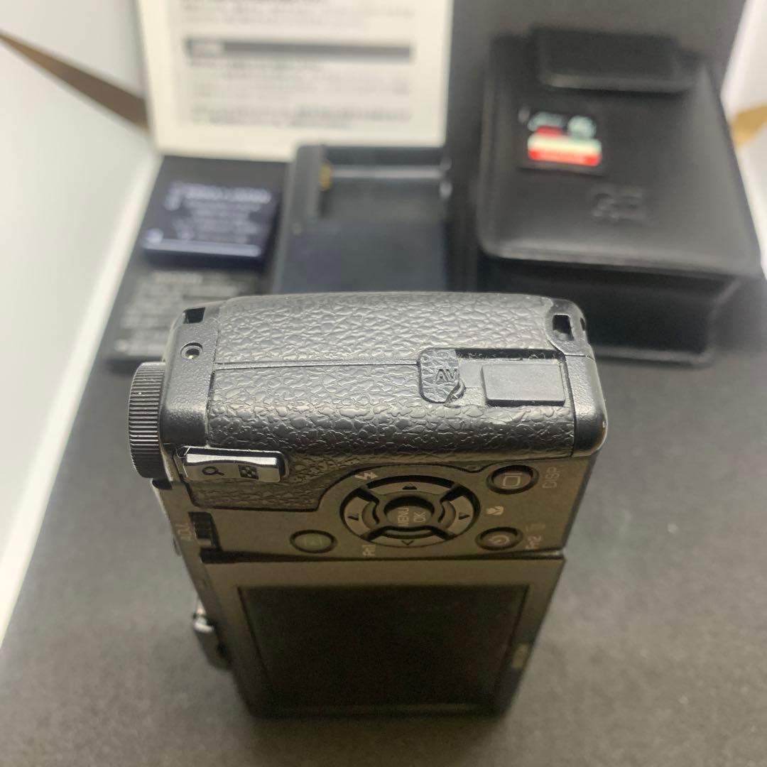 リコーGR DIGITAL III本体 + 専用レザーケースバッテリー2個付き