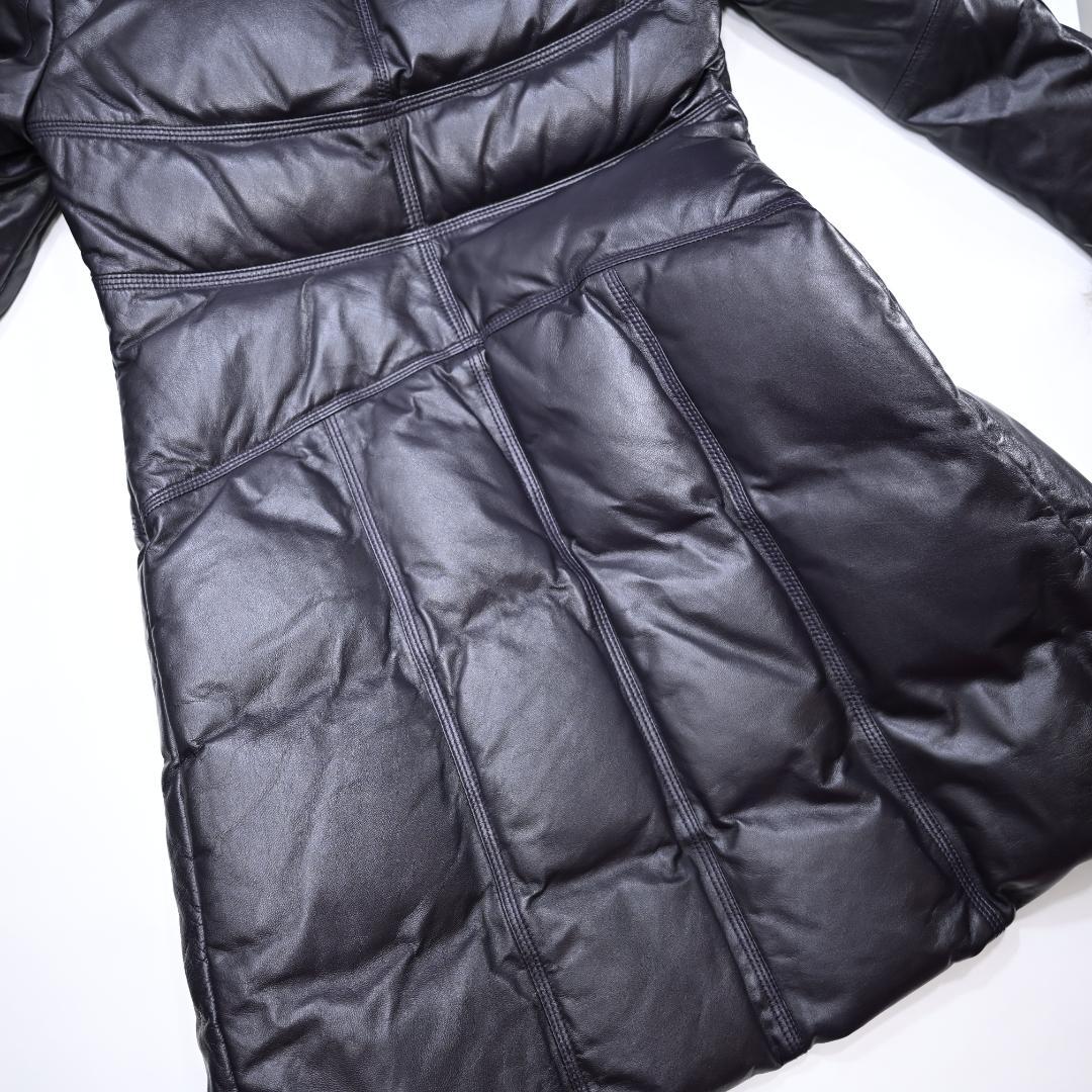 DAMA コレクション】リアルフォックスファー付羊革レザーダウンコート黒紫