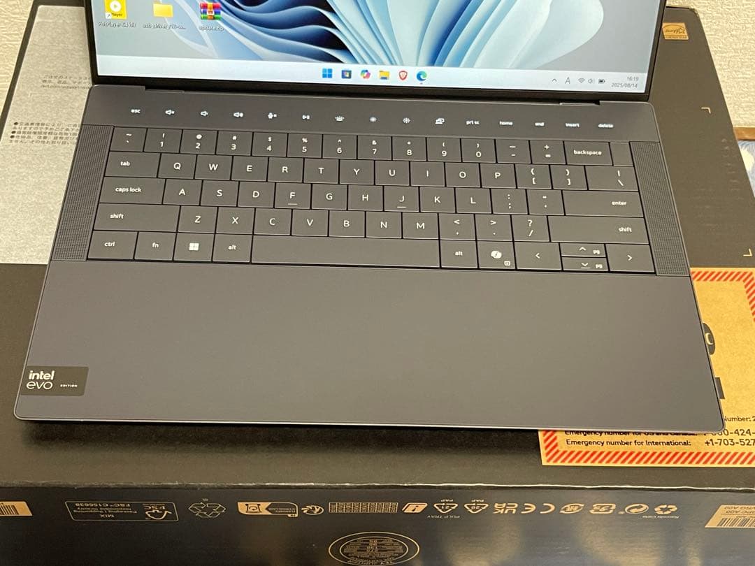 新品同様 Dell XPS 9440 14.5インチ120Hz Ultra 7