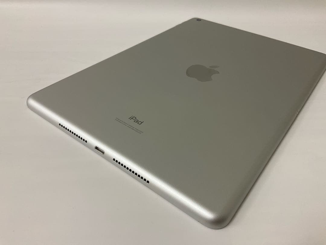 IPAD 第8世代 32GB シルバー Wifiモデル ★即日発送★