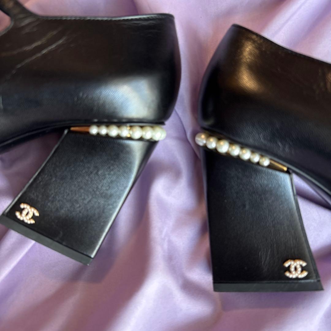 CHANEL ブラックレザーパンプス