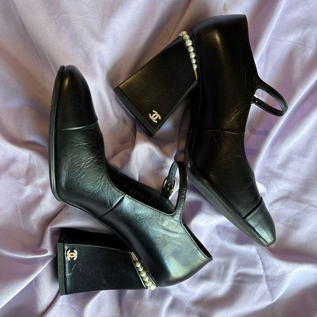 CHANEL ブラックレザーパンプス