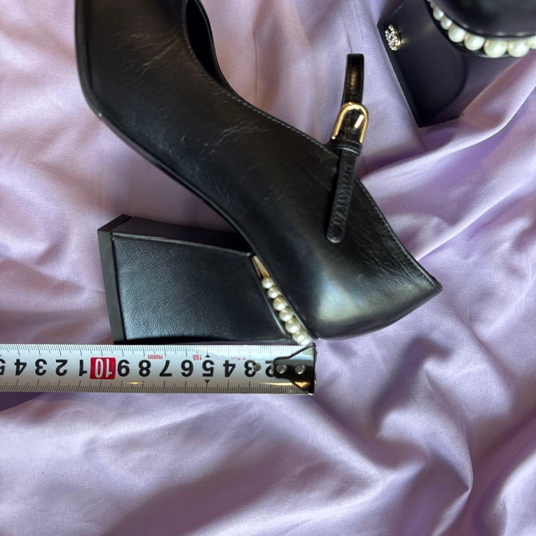 CHANEL ブラックレザーパンプス