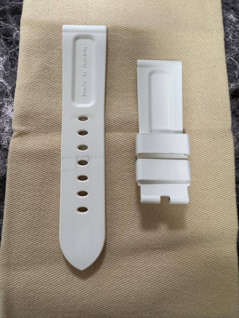 OFFICINE PANERAI 純正　替えベルト　ホワイトラバー　24mm