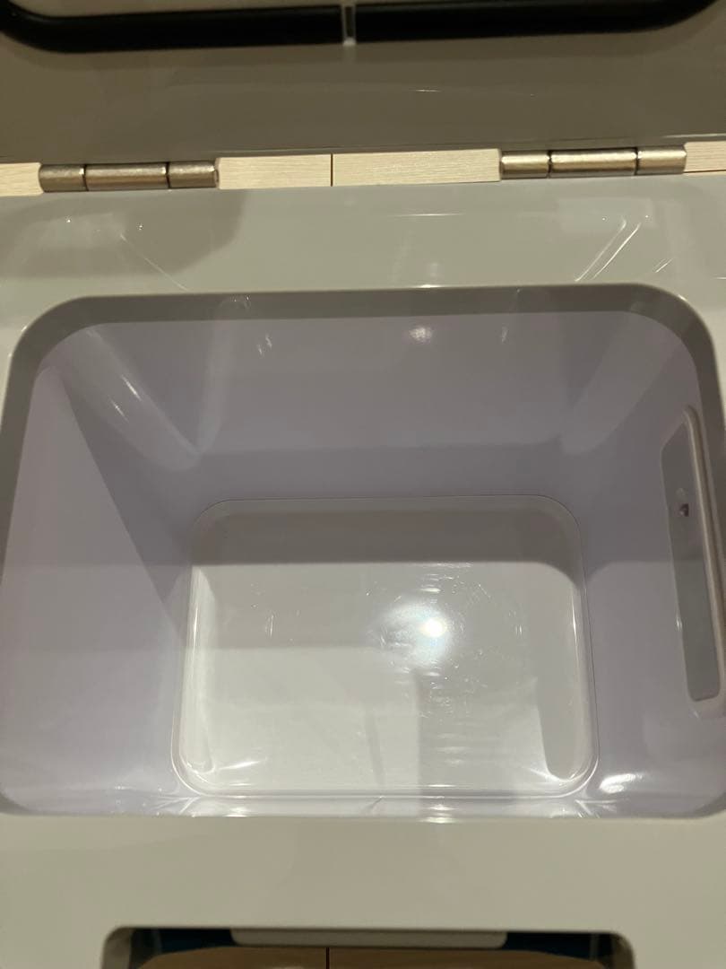 マキタ　コードレス冷温庫　40V CW003G 2回のみの使用　付属品完備