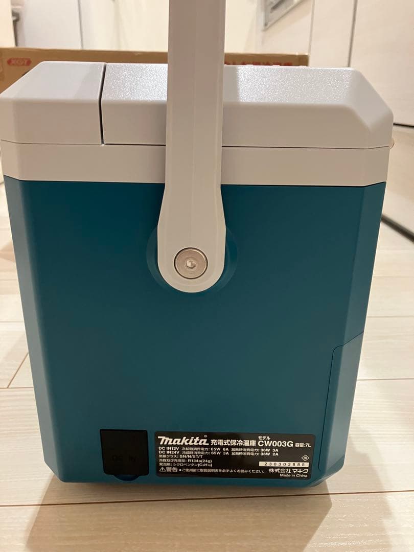 マキタ　コードレス冷温庫　40V CW003G 2回のみの使用　付属品完備