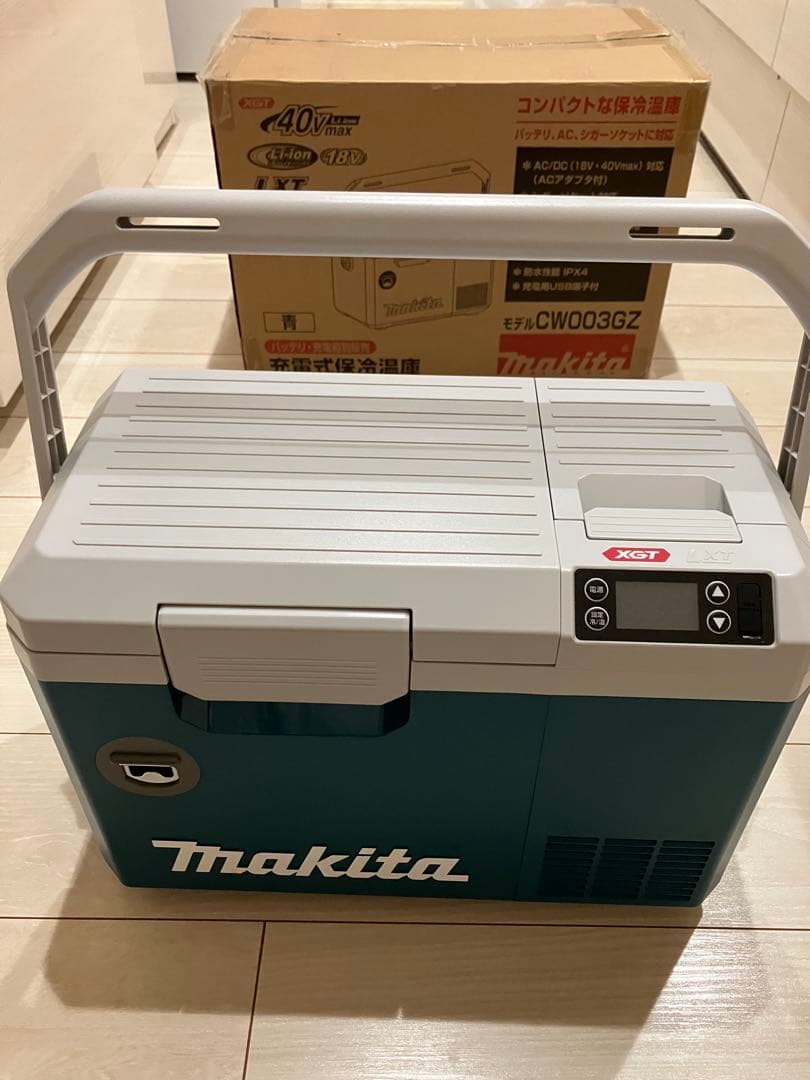 マキタ　コードレス冷温庫　40V CW003G 2回のみの使用　付属品完備