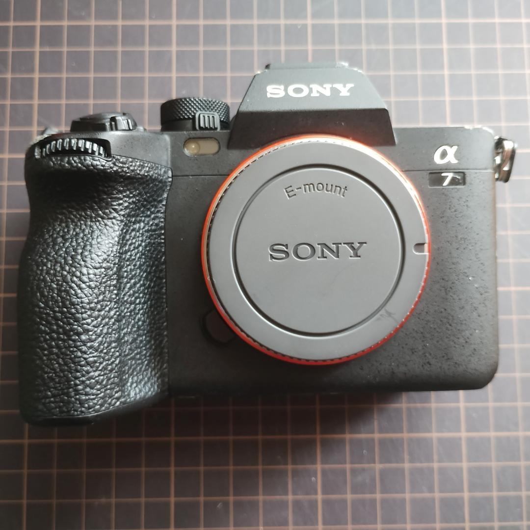 【短期】【ジャンク品：電源投入可】SONY α7 IV、純正バッテリー3個付き