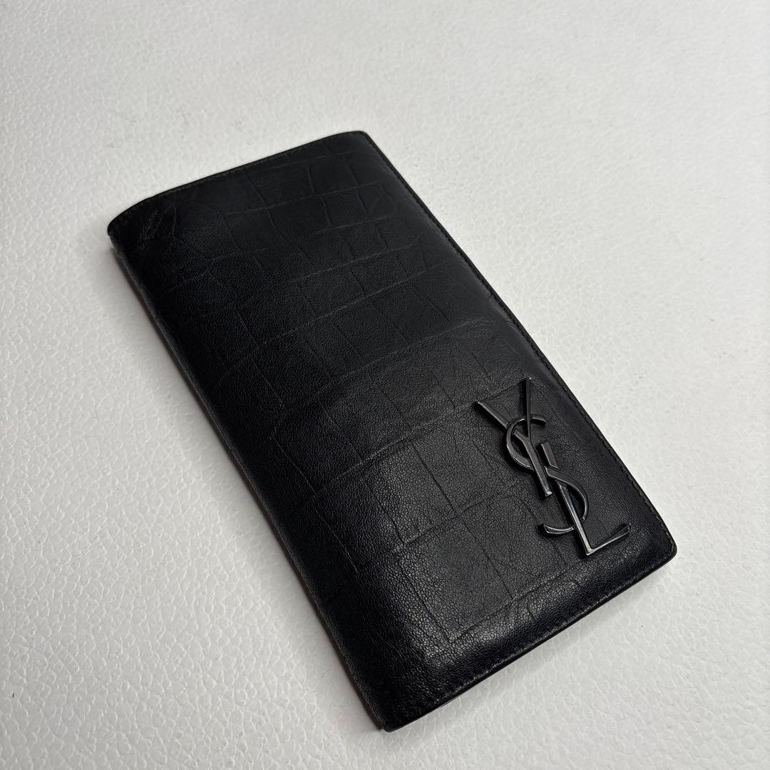 Yves Saint Laurent イヴサンローランク型押し二つ折り長財布