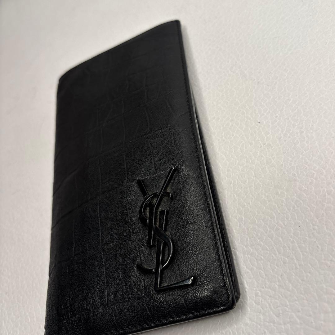 Yves Saint Laurent イヴサンローランク型押し二つ折り長財布
