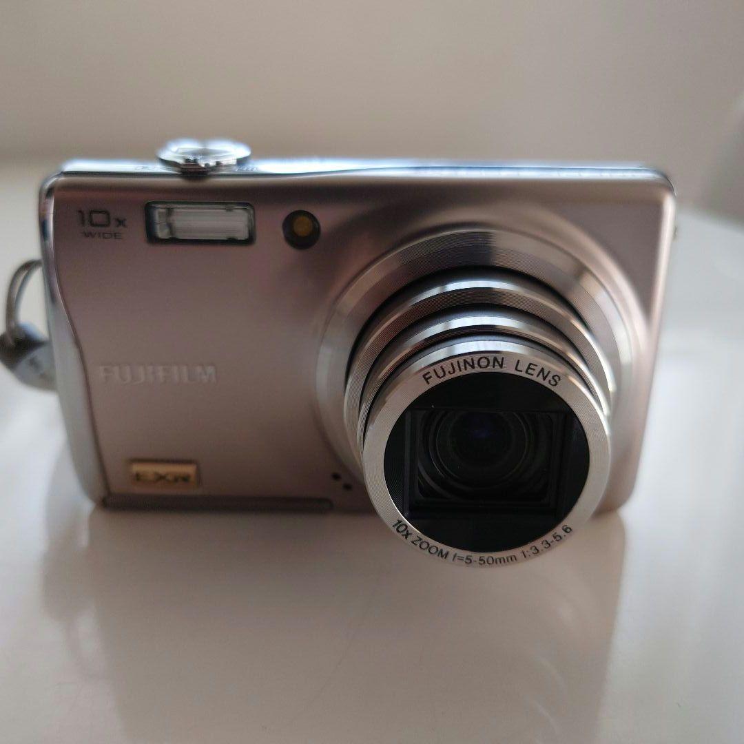 美品　FUJIFILM FINEPIX F80 EXR デジタルカメラ