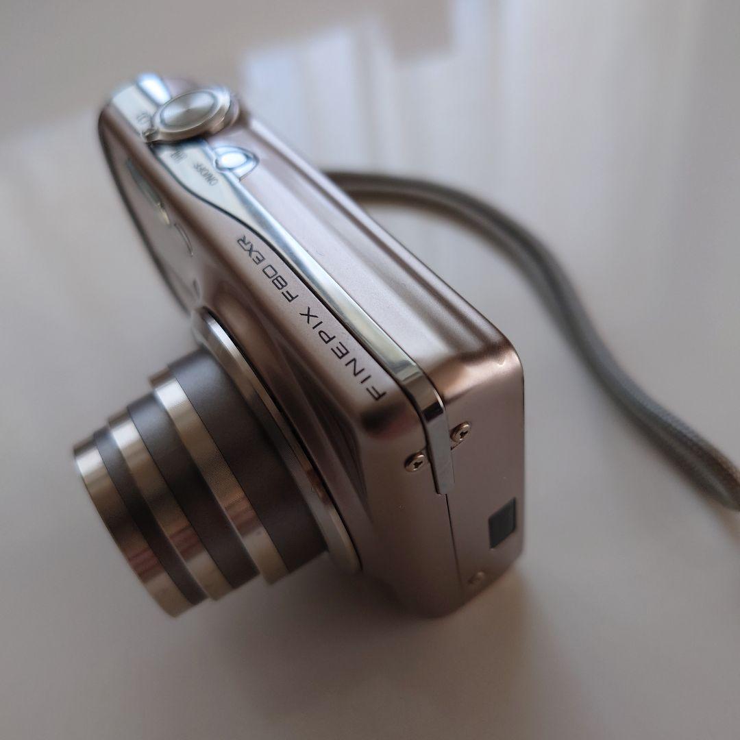 美品　FUJIFILM FINEPIX F80 EXR デジタルカメラ