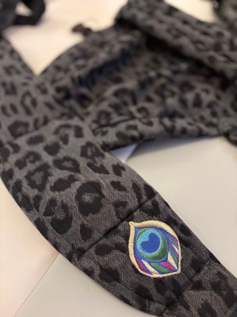 【美品】artipoppe アーティポッペ　抱っこ紐