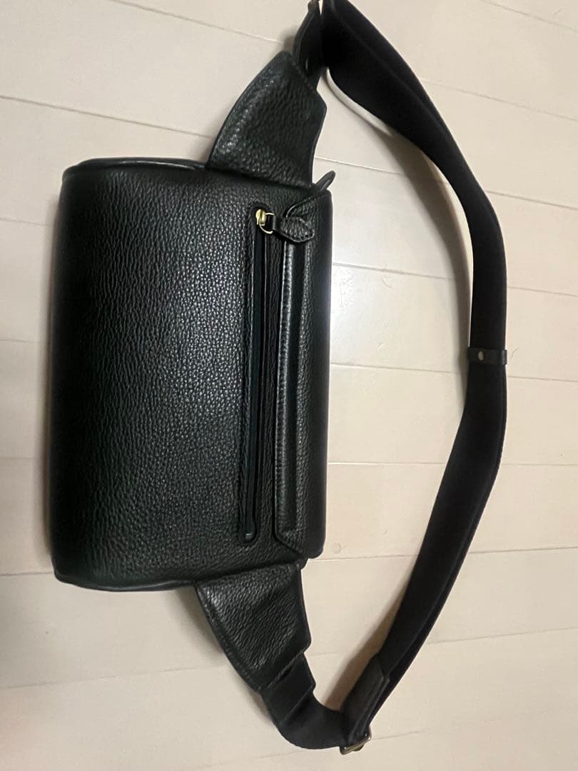 ETiAM ボディバッグ British green