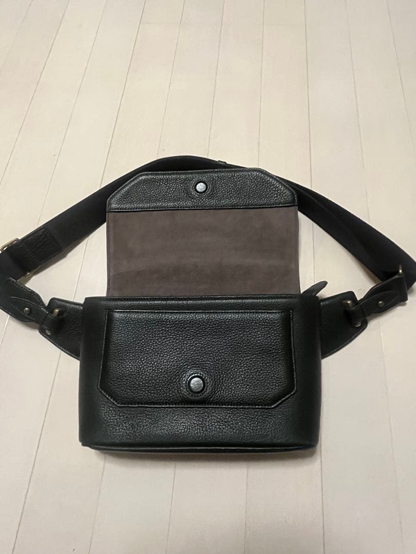 ETiAM ボディバッグ British green