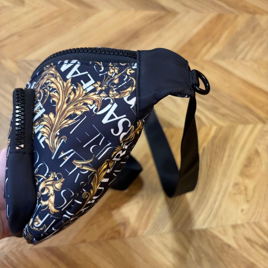 【未使用品】希少 VERSACE ナイロン ボディバッグ ブラック/ゴールド
