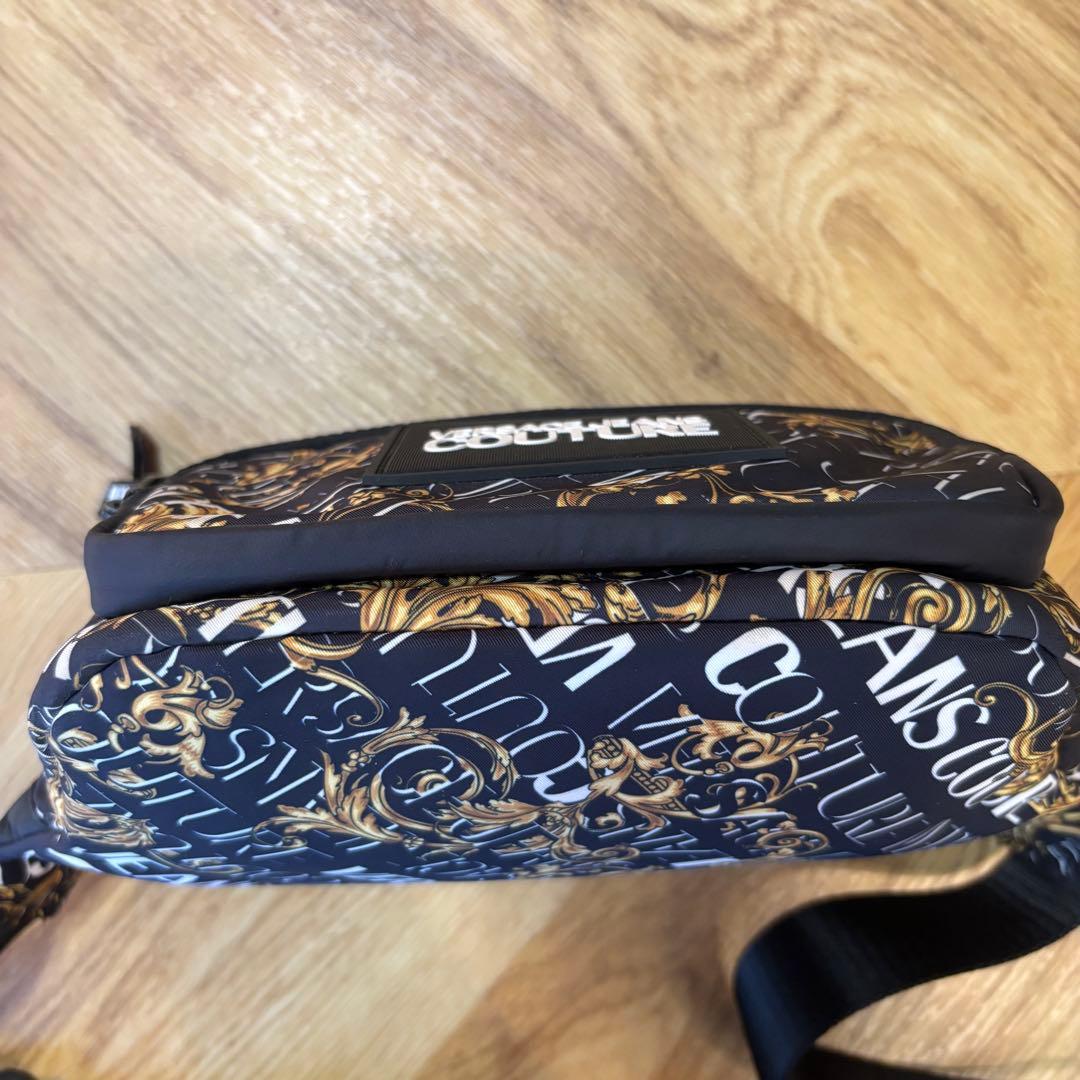 【未使用品】希少 VERSACE ナイロン ボディバッグ ブラック/ゴールド
