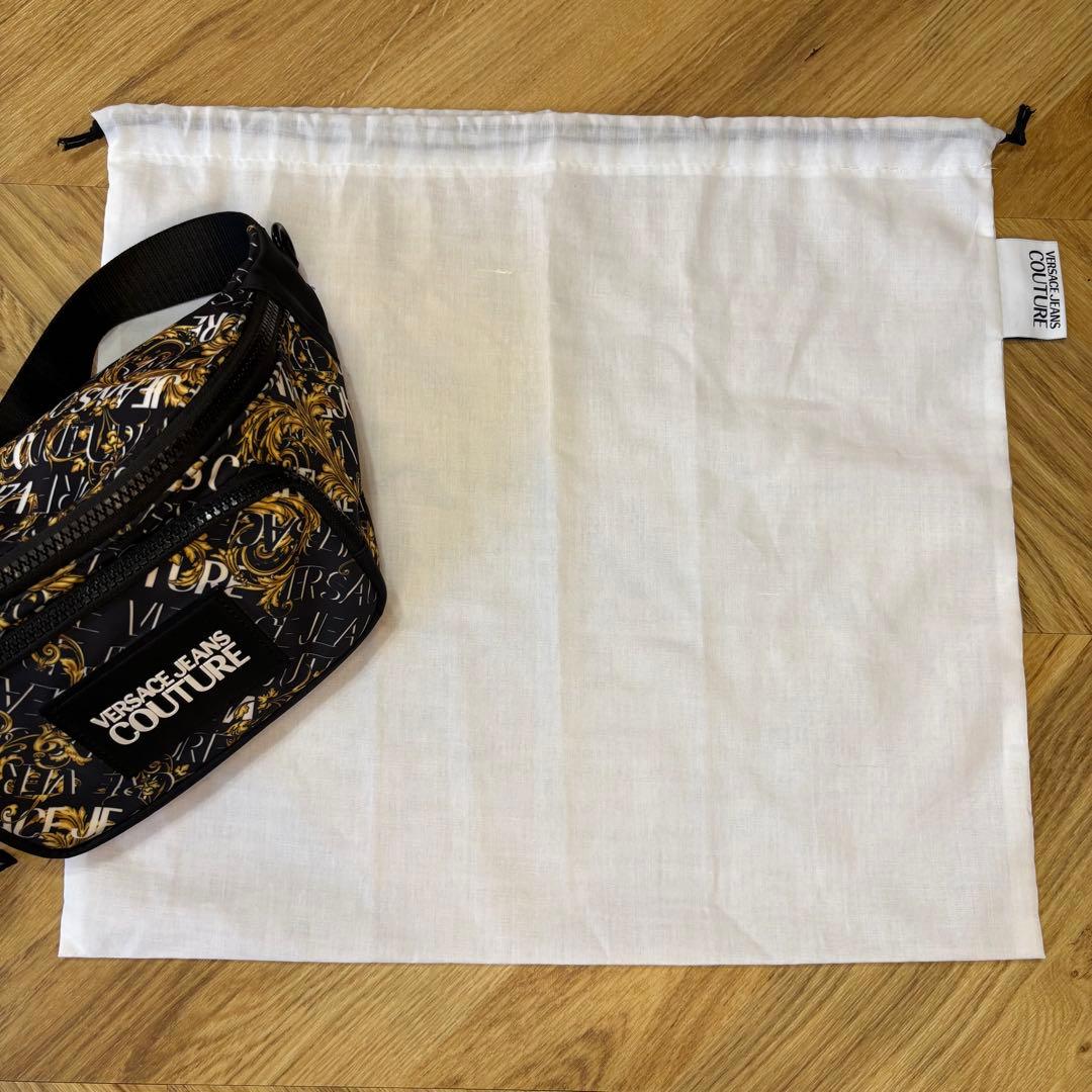 【未使用品】希少 VERSACE ナイロン ボディバッグ ブラック/ゴールド