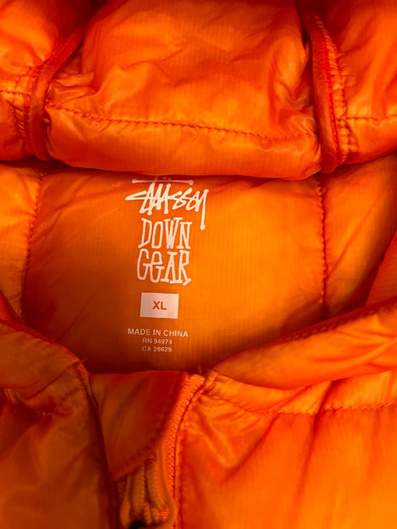 ジャケット・アウター STUSSY MIDWEIGHT HOODED PUFFER ORANGE