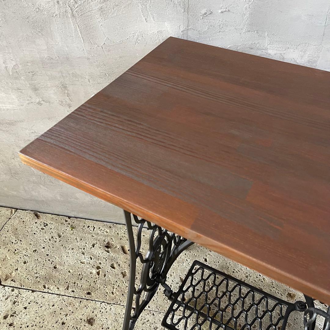 イギリス　アンティークミシン脚テーブル　SINGER 足踏みミシン　網目　鉄脚