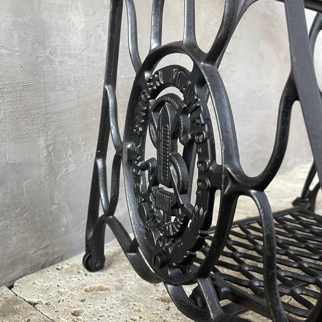 イギリス　アンティークミシン脚テーブル　SINGER 足踏みミシン　網目　鉄脚