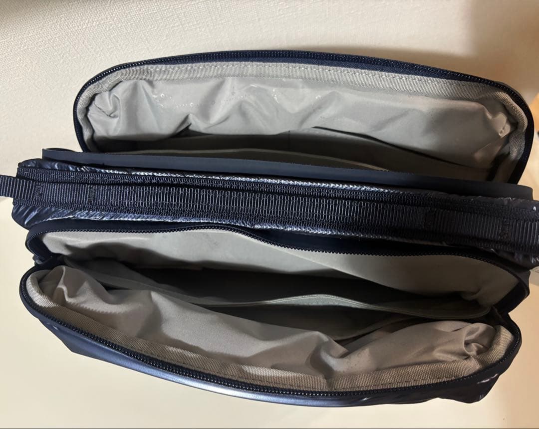 【新品未使用】トポロジー ボトルサコッシュラージ　ストラップ付