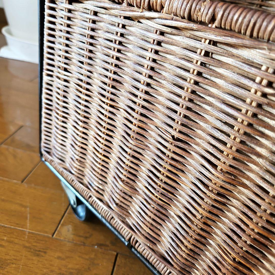 ラタン調　天然素材　アイアン　ワゴン　ラック　キャスター付き　花台　３段