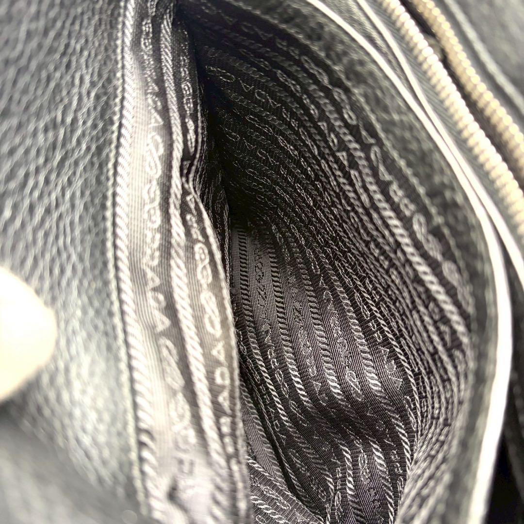 プラダ ショルダーバッグ ヴィッテロ レザー ロック ブラック