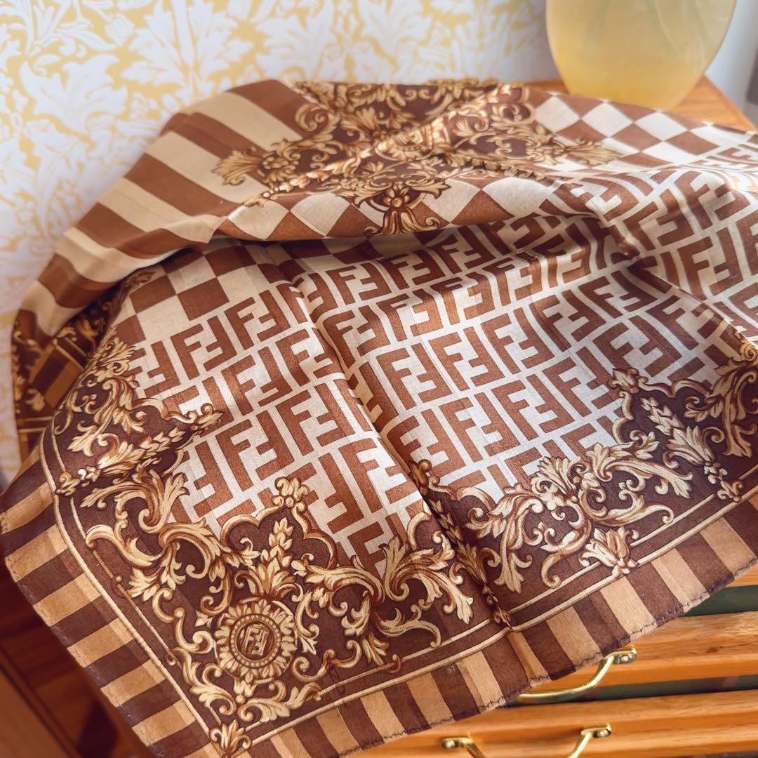 フェンディ　FENDI ヴィンテージ　大判ハンカチ　三色セット　みにさスカーフ