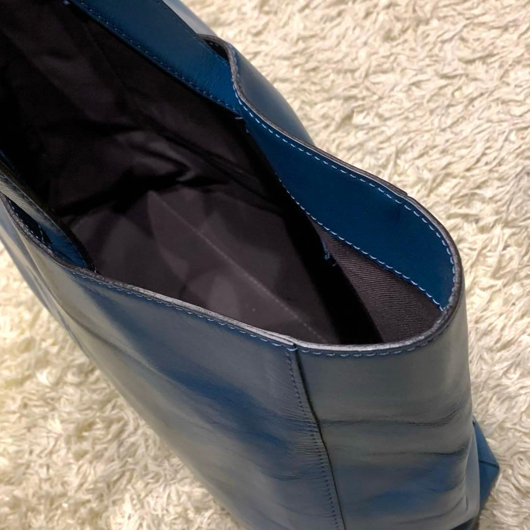 美品✨フジタカ ショッパー トートバッグ レザーロゴ型押し A4可 ブルー