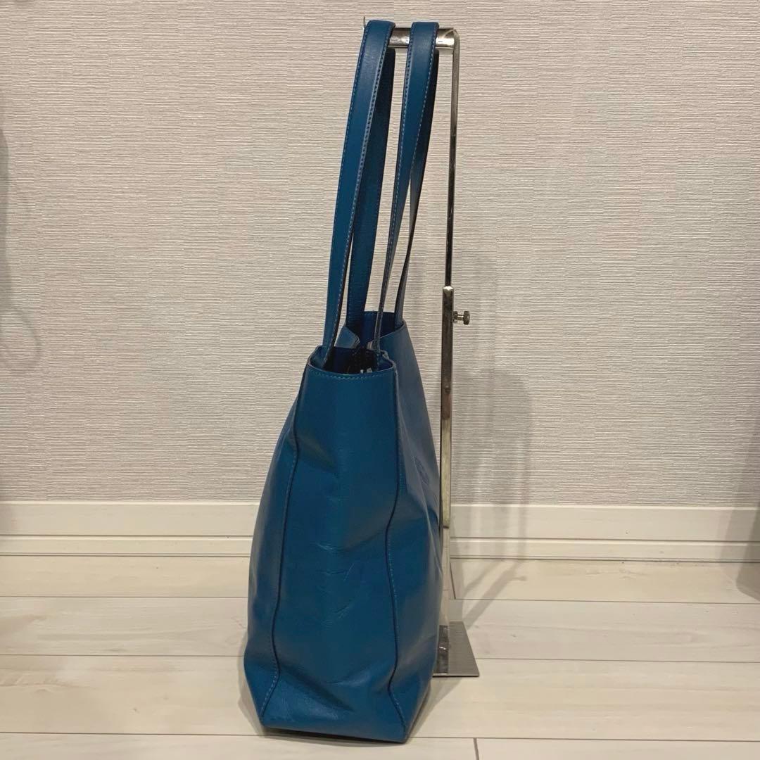 美品✨フジタカ ショッパー トートバッグ レザーロゴ型押し A4可 ブルー