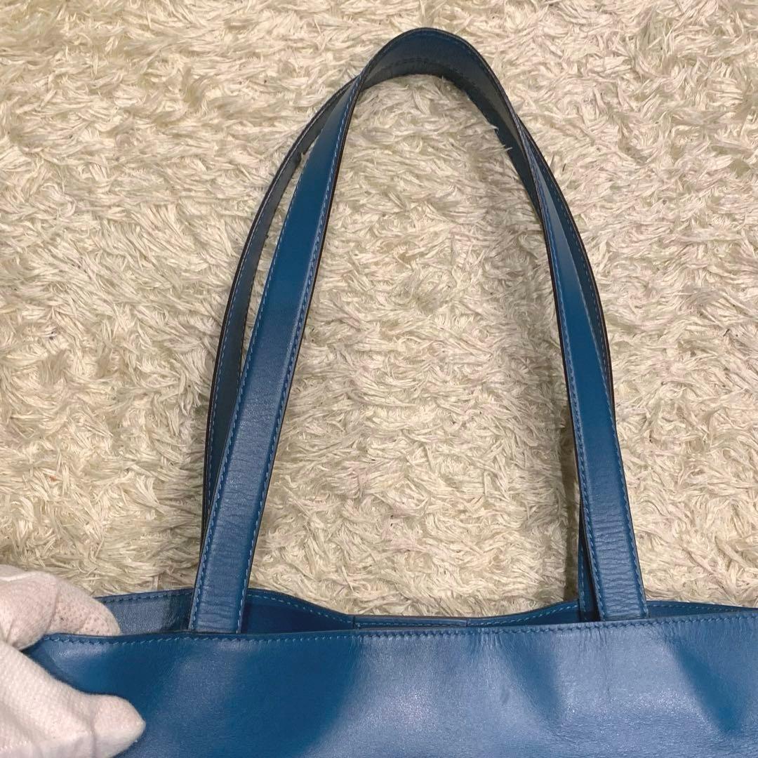 美品✨フジタカ ショッパー トートバッグ レザーロゴ型押し A4可 ブルー