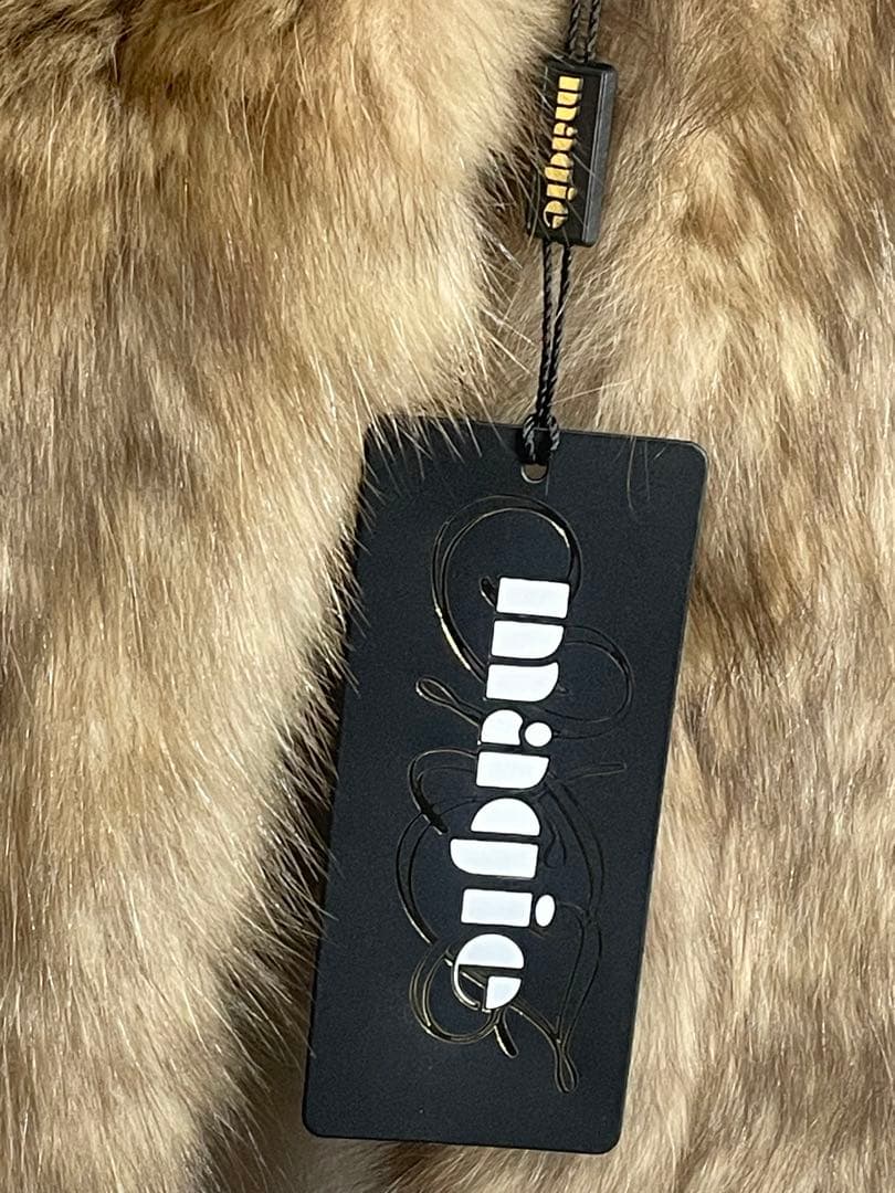 ベージュ系ファー ロングマフラー 未使用タグ付き