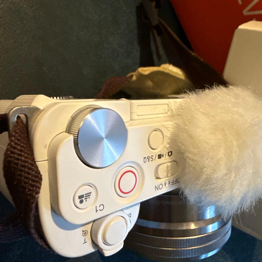 L*y様 SONY ZV-E10 ホワイト ミラーレス一眼