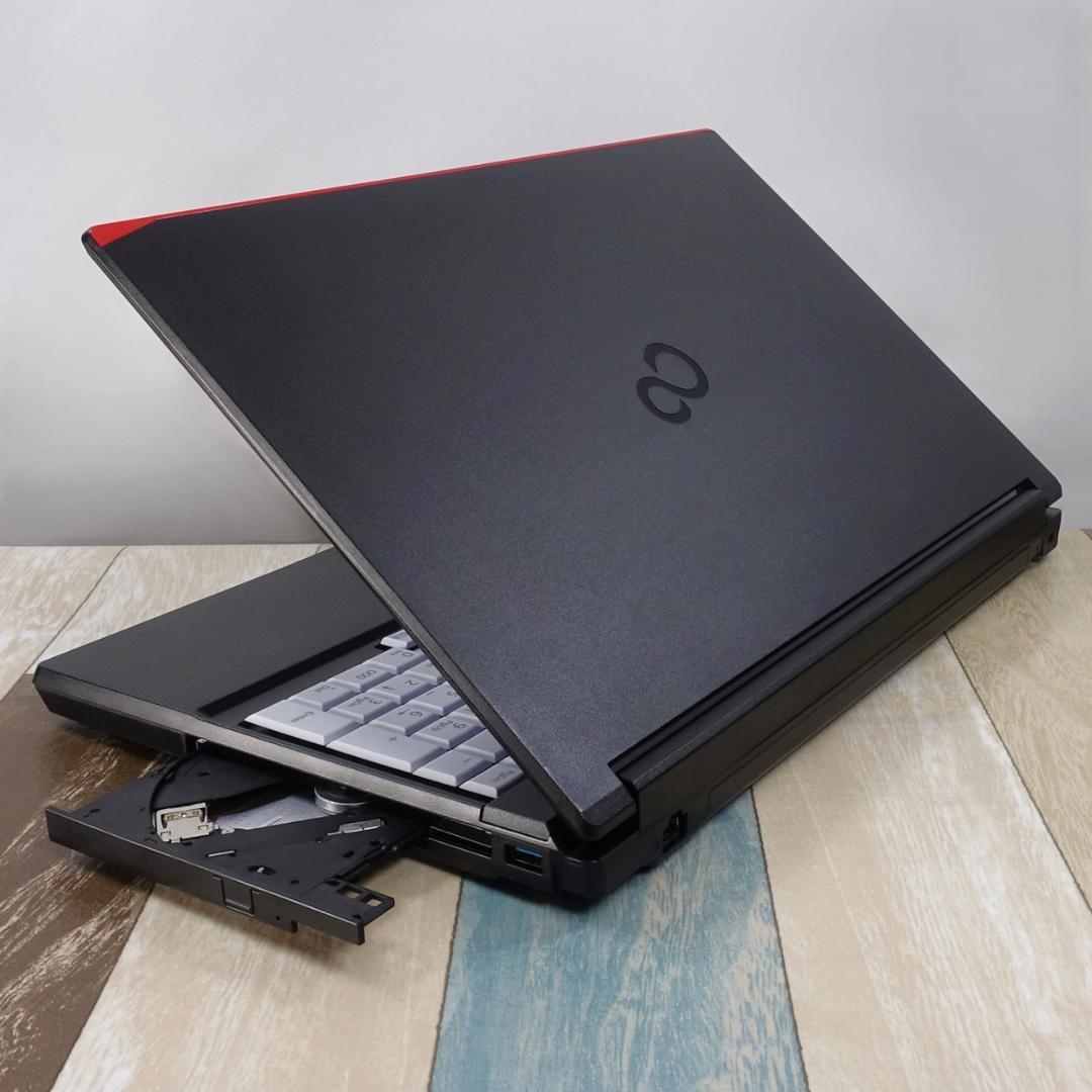 極美品で神速の２０２２年製✨１２世代ｉ５に超高性能新品ＳＳＤ１ＴＢ＆大容量メモリ