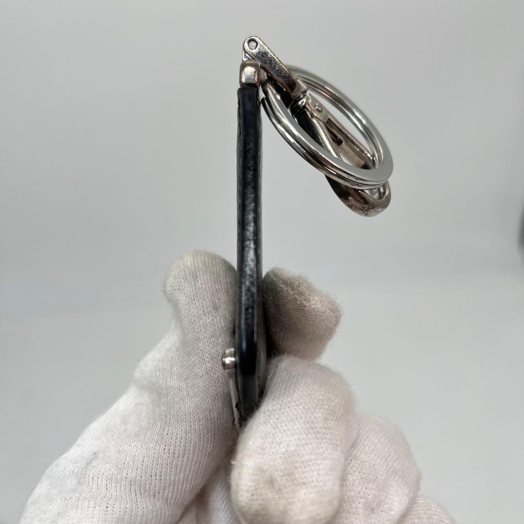 PRADA キーリング キーホルダー トライアングルロゴ サフィアーノレザー 黒