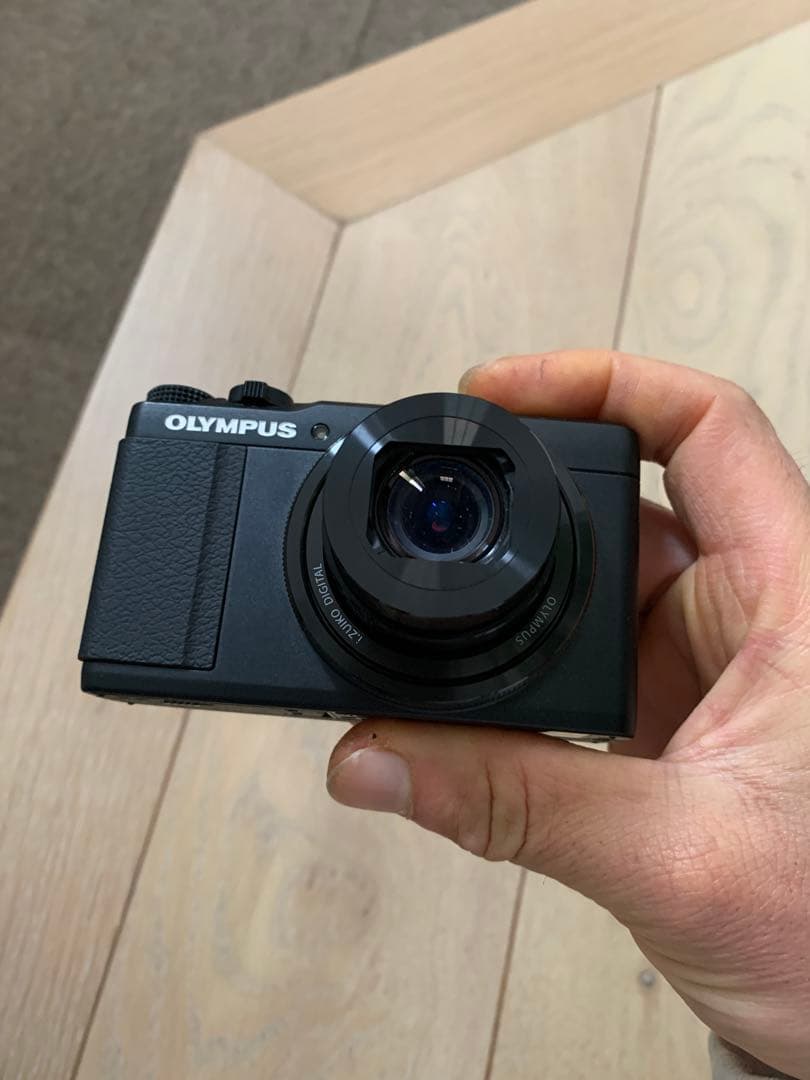 [美品]Olympus Stylus デジカメ　XZ-10