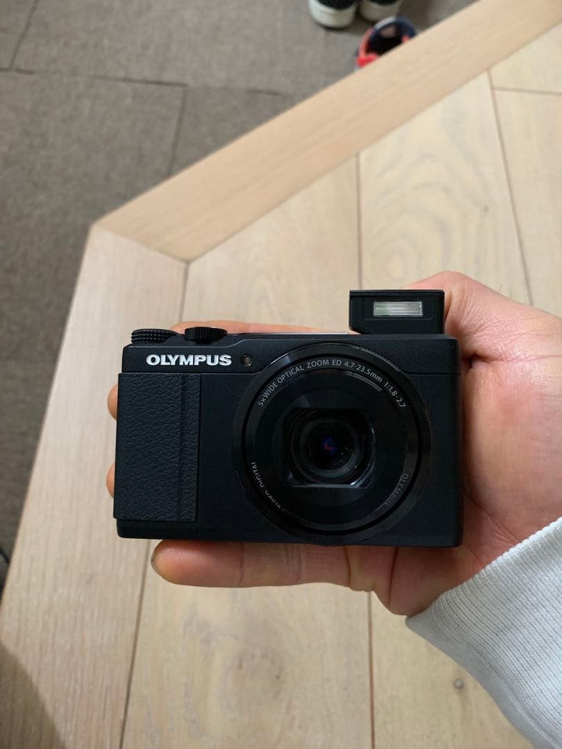 [美品]Olympus Stylus デジカメ　XZ-10