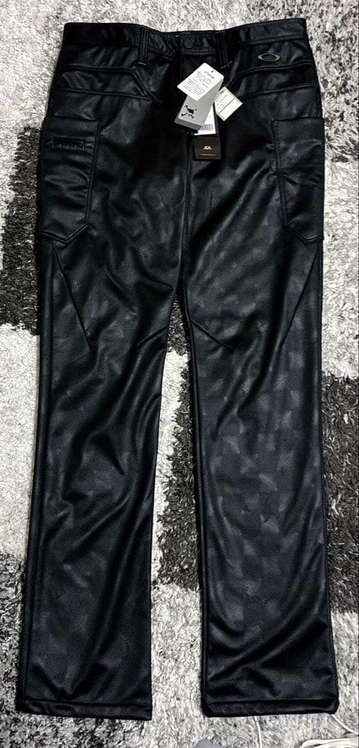 新品未使用　オークリー　メンズ　防水、撥水、防寒　ストレート　ゴルフパンツ　L