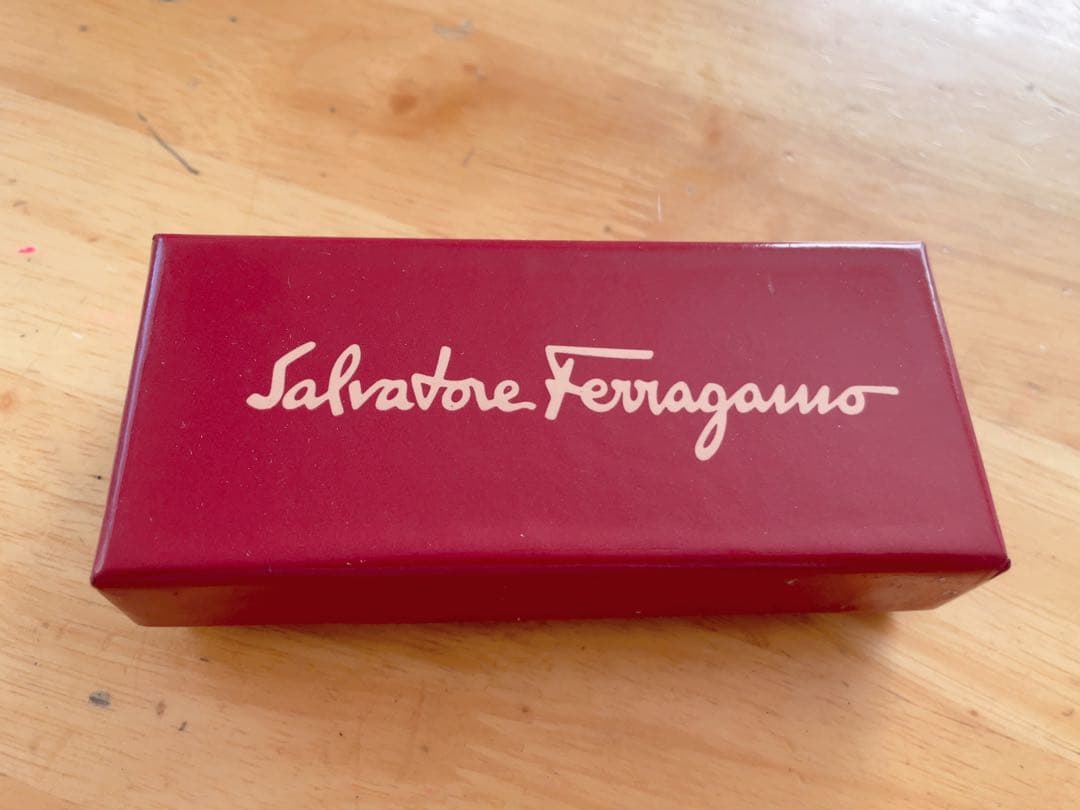 フェラガモ ヴァラ リボン バレッタ ヘアクリップ ヘアアクセサリー ブラック