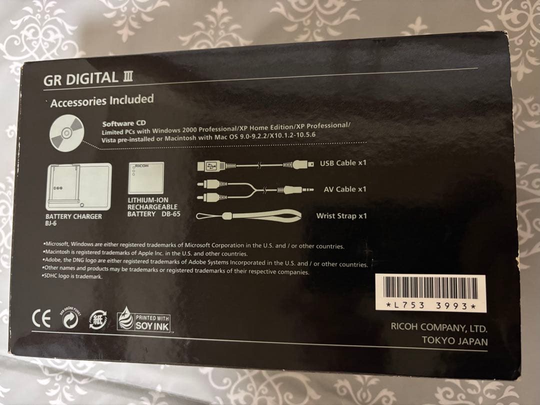 RICOH GR DIGITAL III 純正本革ケースと予備バッテリー付き