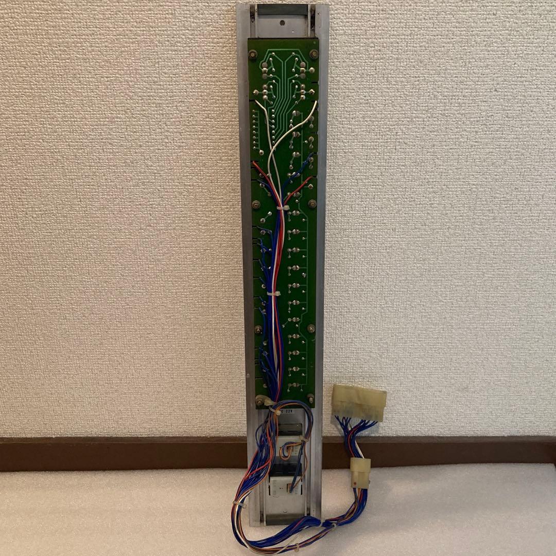 エレベーター　操作盤　押しボタン