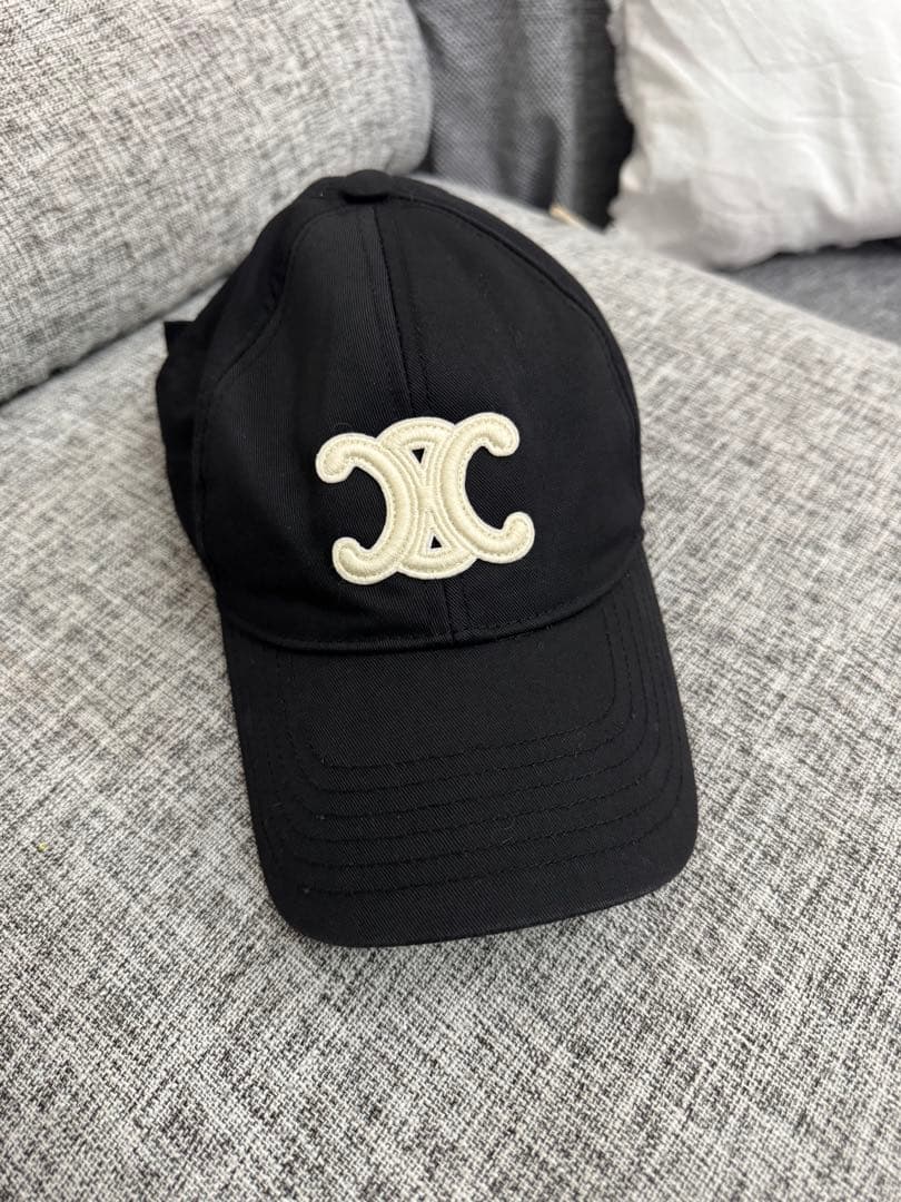CELINE 黒 キャップ Mサイズ