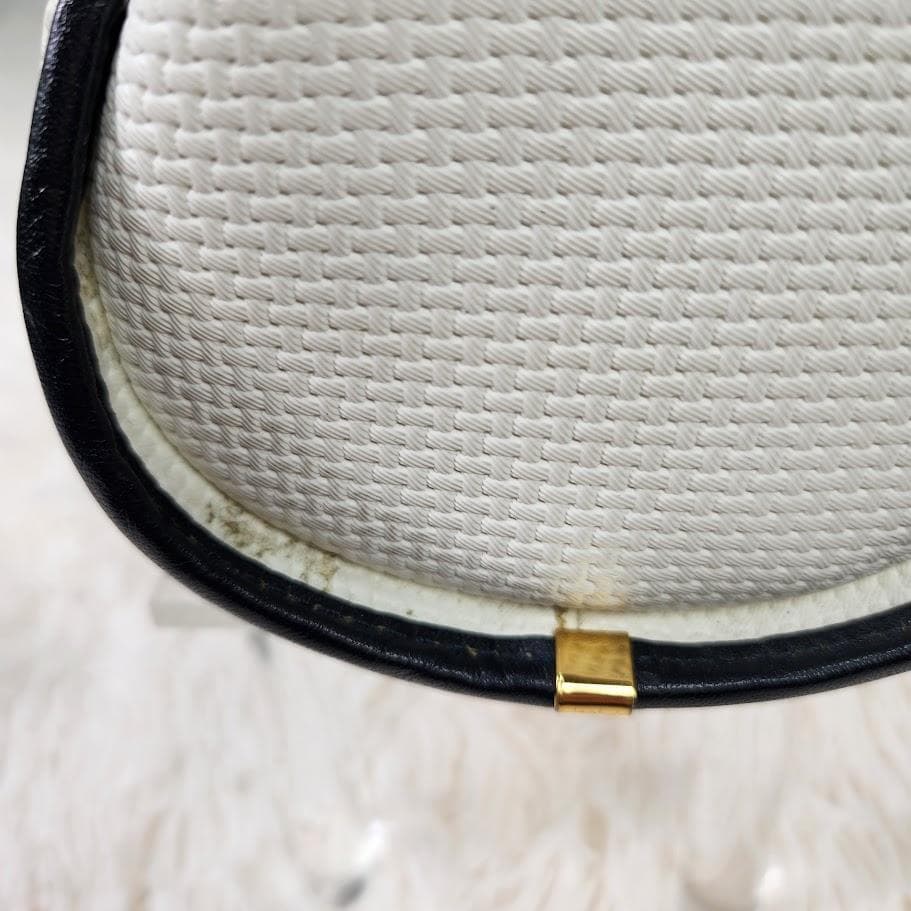 【希少】イヴサンローラン ハンドバッグ 三角ロゴ ホワイト 筒形